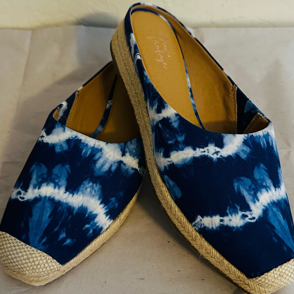 Crown Vintage Women's Blue Tie Dye mules